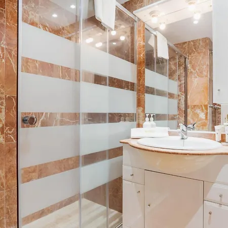 Vivi Homes - Picasso Apartment *